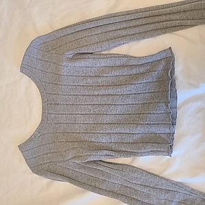 Gray cropped long sleeve shirt